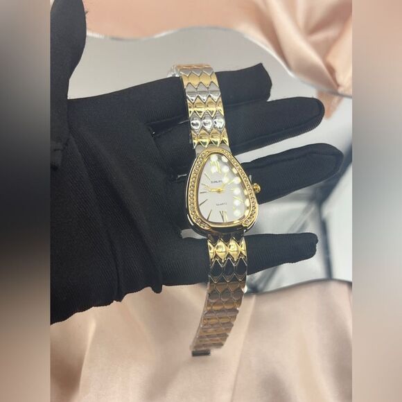 Golden Mirage Two-Tone Serpenti Watch with Sparkling Accents - Picture 5 of 12
